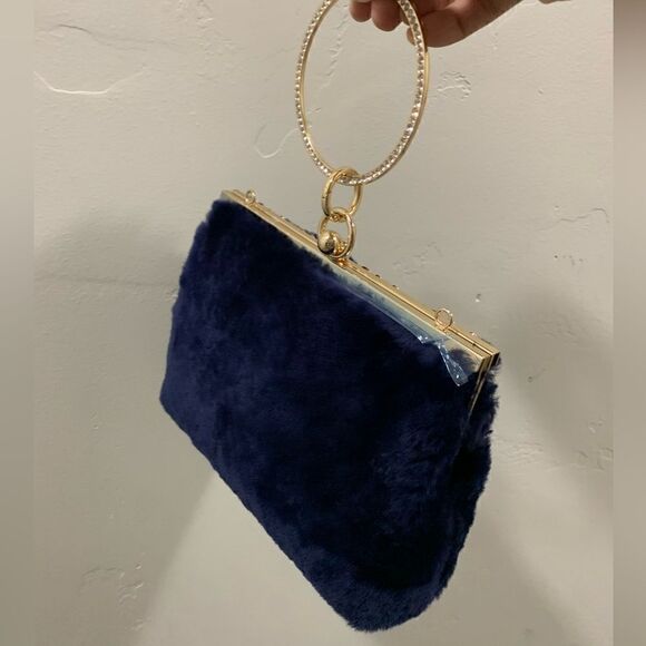 Handmade Genuine Shearling, Chic Design Kisslock Wristlet Ring Bag/Crossbody - Picture 7 of 17